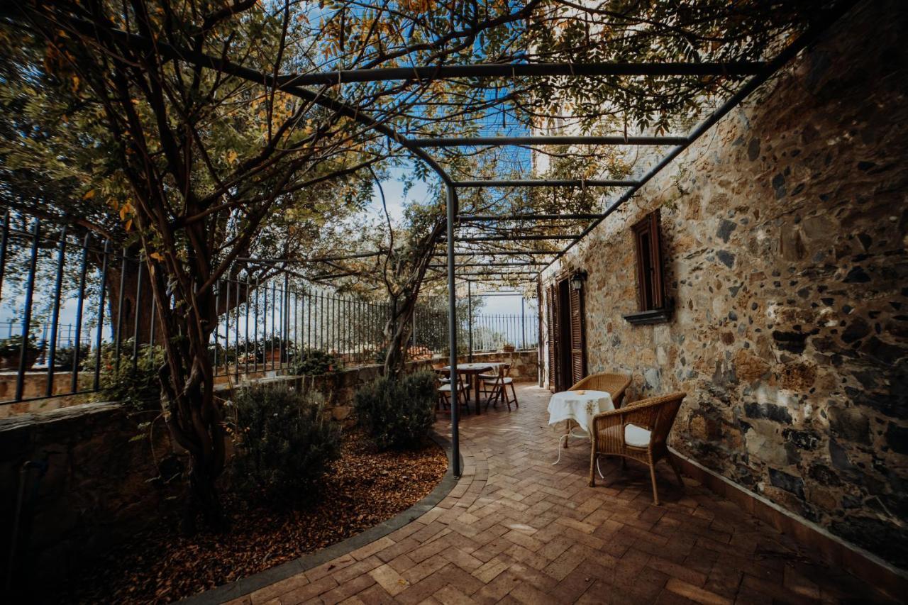Residenza Golfo Degli Ulivi Aparthotel Caprioli Exterior photo