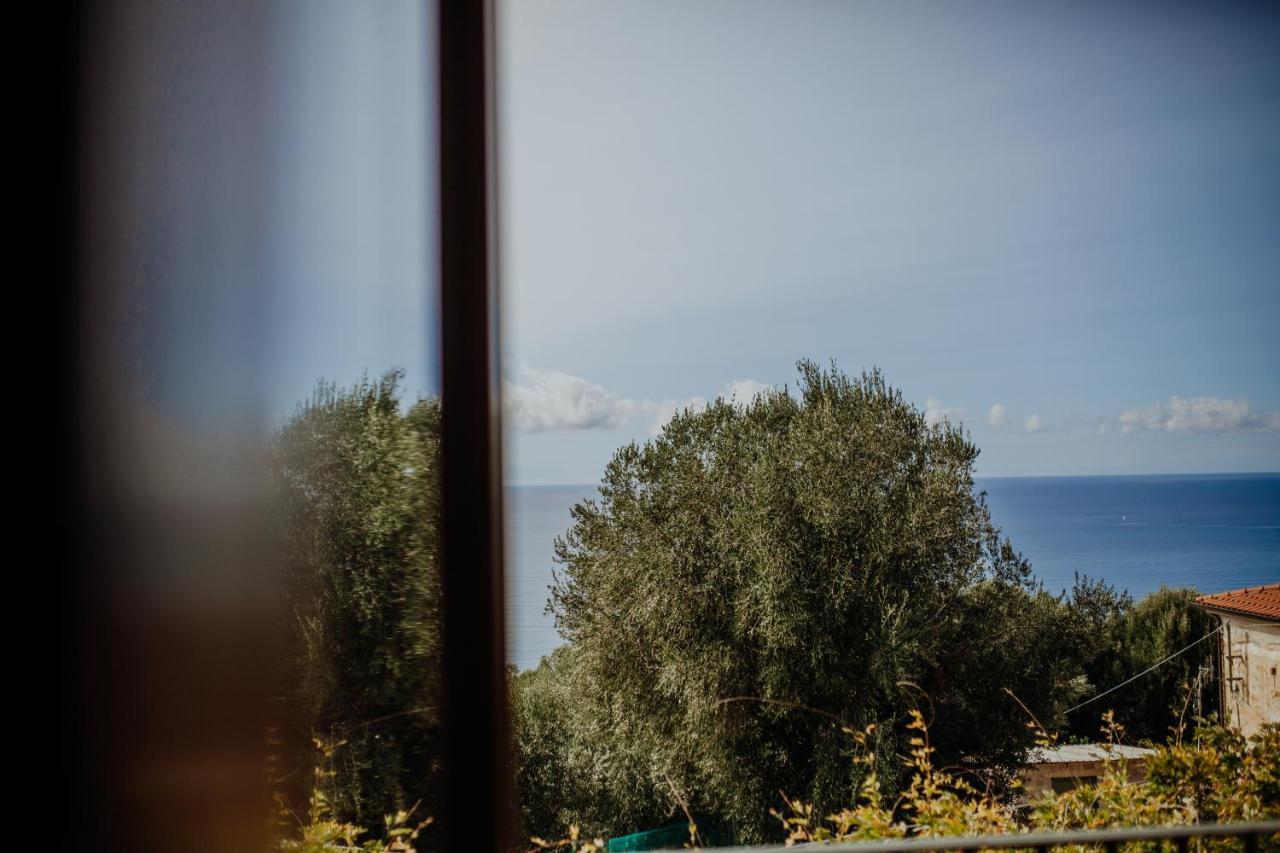 Residenza Golfo Degli Ulivi Aparthotel Caprioli Exterior photo