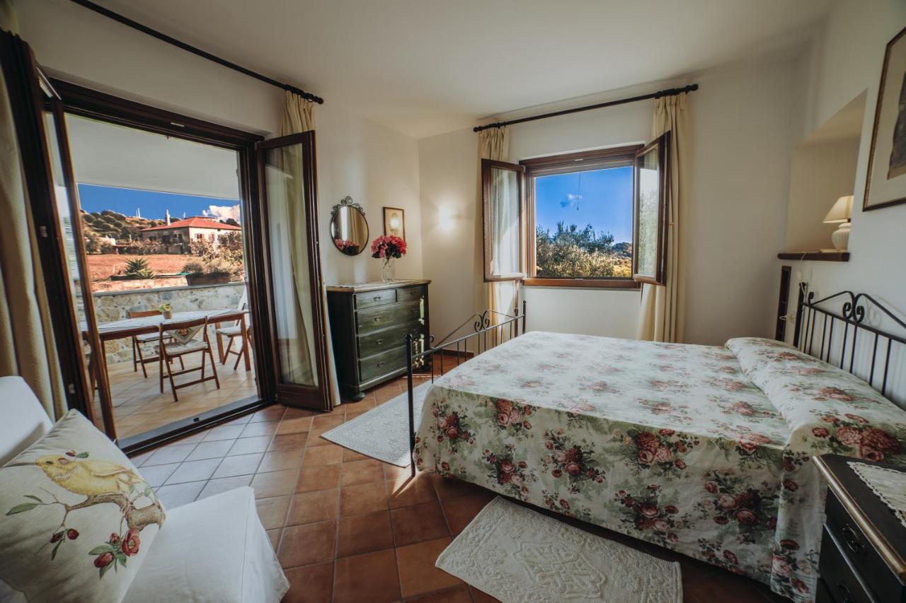 Residenza Golfo Degli Ulivi Aparthotel Caprioli Exterior photo