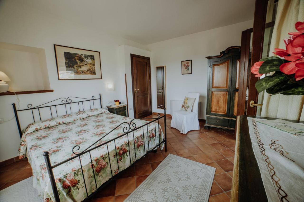 Residenza Golfo Degli Ulivi Aparthotel Caprioli Exterior photo