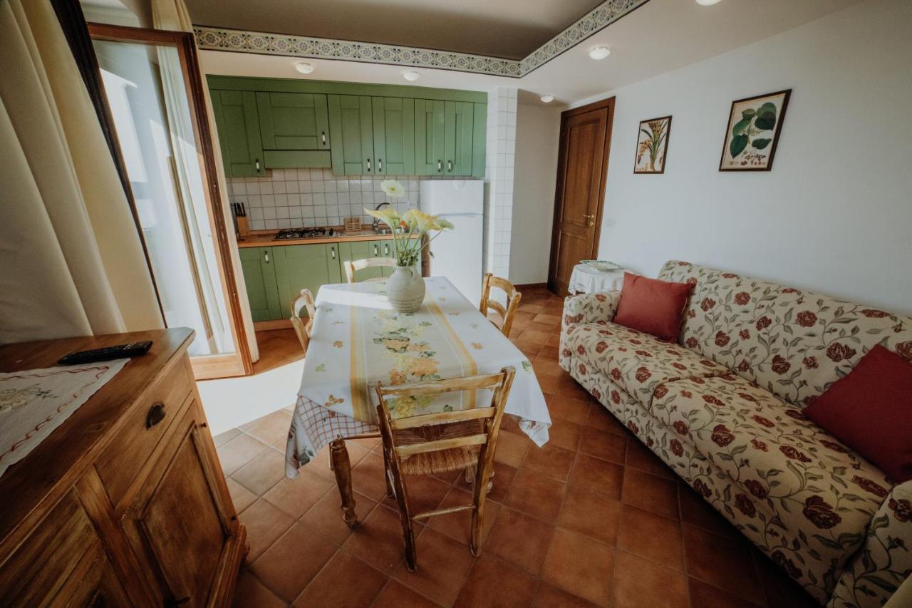 Residenza Golfo Degli Ulivi Aparthotel Caprioli Exterior photo
