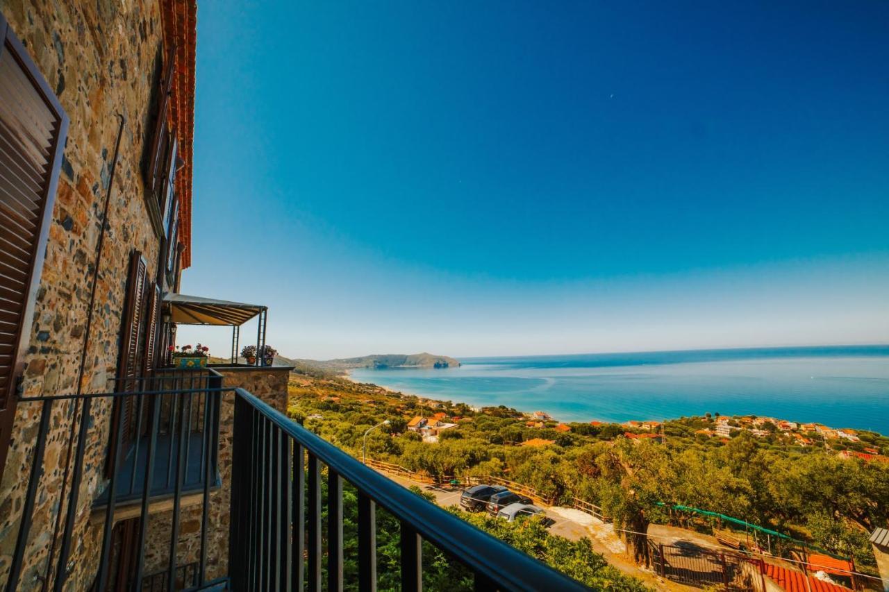 Residenza Golfo Degli Ulivi Aparthotel Caprioli Exterior photo